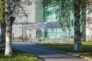 Valkoinen pyöräkatos