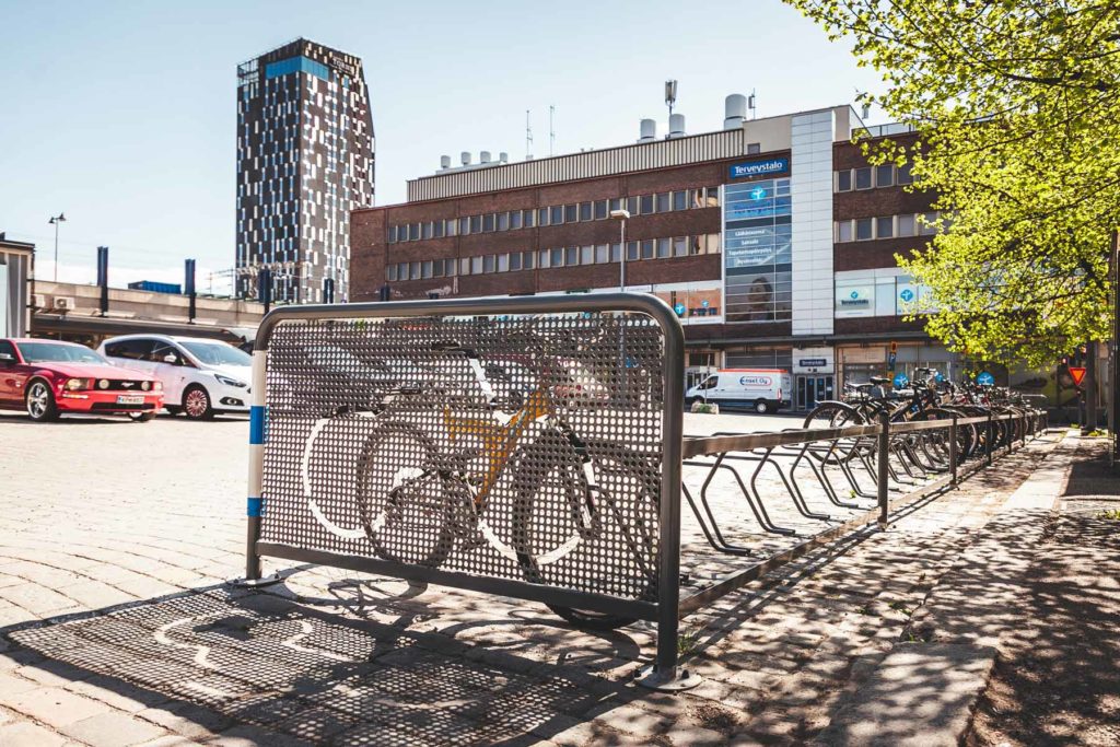 Pyöräteline kadunvarrella