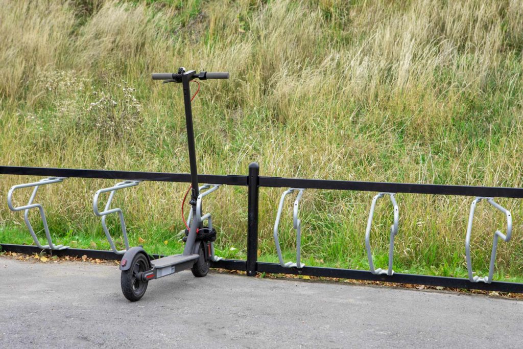 Parkeringslösning för elsparkcyklar