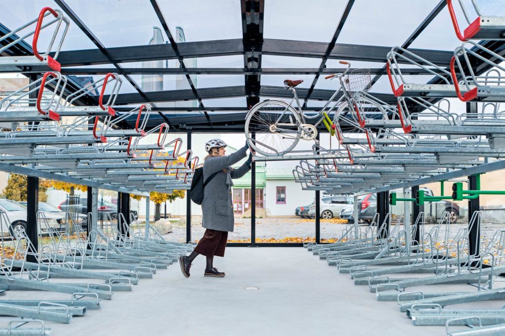 Cykelgarage med tvåvåningsställ