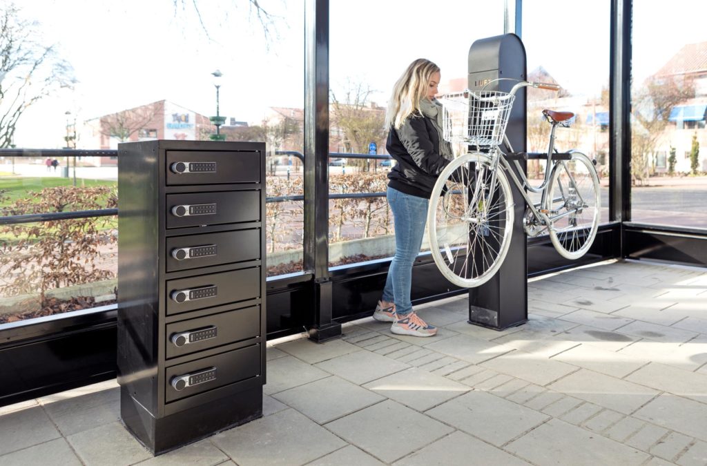 Cykelservicestation och laddskåp för elcyklar